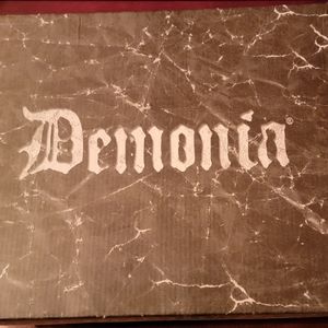 Demonia Emerald Green Shaker